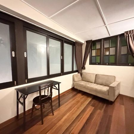 Madras Inn 58-1 Private Bathroom Джордж Таун Екстериор снимка