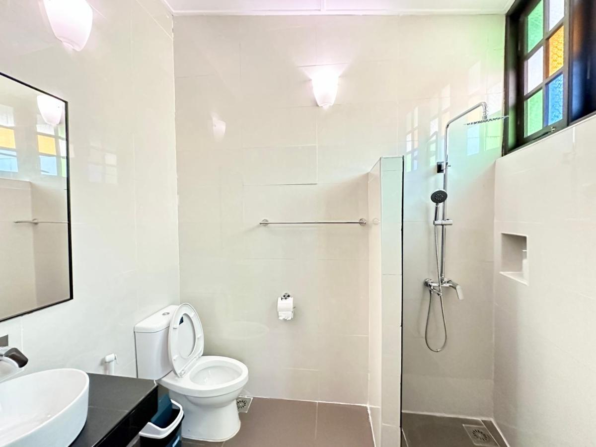 Madras Inn 58-1 Private Bathroom Джордж Таун Екстериор снимка