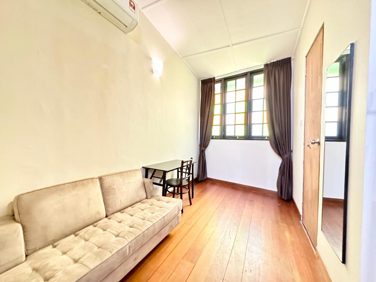 Madras Inn 58-1 Private Bathroom Джордж Таун Екстериор снимка