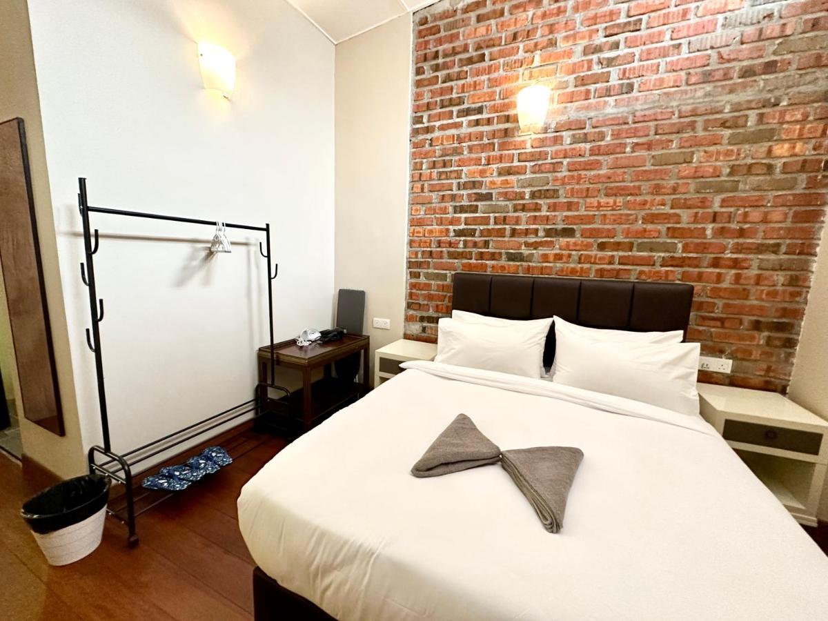 Madras Inn 58-1 Private Bathroom Джордж Таун Екстериор снимка
