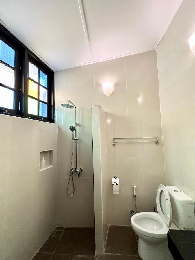 Madras Inn 58-1 Private Bathroom Джордж Таун Екстериор снимка