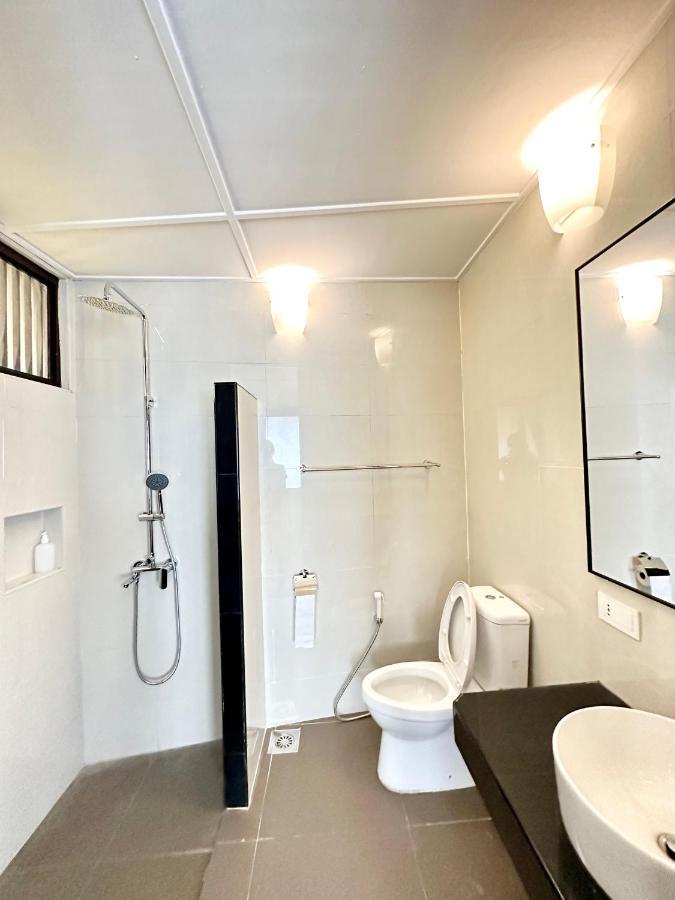 Madras Inn 58-1 Private Bathroom Джордж Таун Екстериор снимка